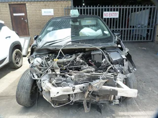 Renault Captur 1.2t At H5f - 2015 Sparesboyz Stripping For Spares