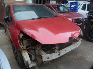 Renault Clio IV 900T Manual H4B - 2015 SPARESBOYZ STRIPPING FOR SPARES