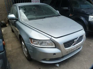 Volvo S40 Powershift 2.0 AT - 2010 SPARESBOYZ STRIPPING FOR SPARES