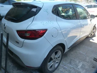 2015 Renault Clio IV 900T Manual H4BB -  SPARESBOYZ STRIPPING FOR SPARES