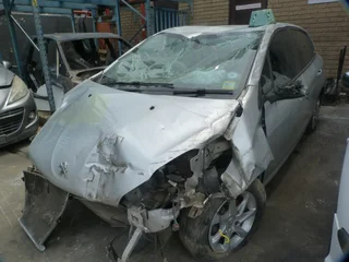 Peugeot 208 1.2 Manual 10B - 2014 SPARESBOYZ STRIPPING FOR SPARES