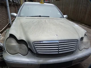Mercedes C40 W203 2.4 AT 112912 - 2000 SPARESBOYZ STRIPPING FOR SPARES
