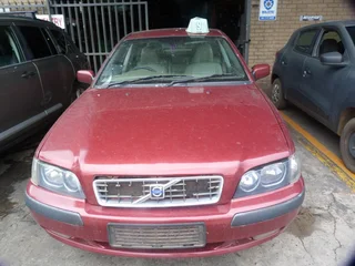 Volvo S40 T4 2.0 Manual BY204T - 2003 SPARESBOYZ STRIPPING FOR SPARES