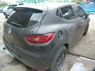 Renault Sandero 1.6 Manual - 2011 SPARESBOYZ STRIPPING FOR SPARES