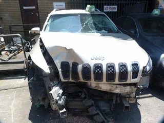 Jeep Cherokee Ltd 3.2 At - 2015 Sparesboyz Stripping For Spares