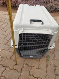 Pet travel crate