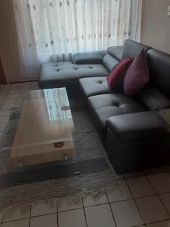 Room in a townhouse with private garden ready for a new tenant !