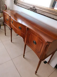 An antique server in exceptional condition, dimensions W185/H91/D55