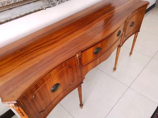 An antique server in exceptional condition, dimensions W185/H91/D55