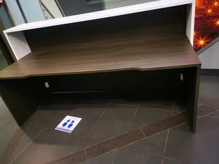 Reception desk in exceptional condition