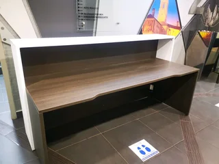 Reception desk in exceptional condition