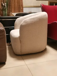 Stunning new design cream arm chair/sofa