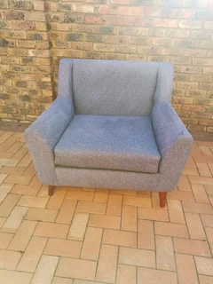 Extra large reading couch/lounger, in blue.