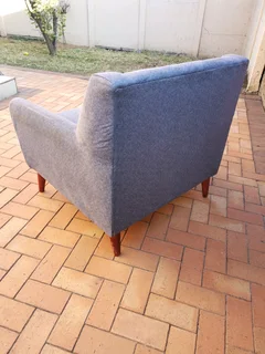 Extra large reading couch/lounger, in blue.