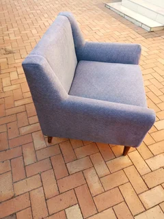 Extra large reading couch/lounger, in blue.