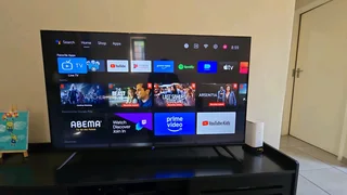 55&#34; 4k Smart TV , Xbox 360 and speakers