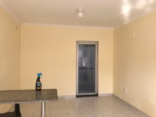 1 Bedroom Granny flat with Aircon available for Rental in Umbilo R6000