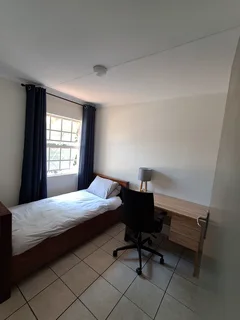 Looking for a lady to rent a room