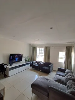 Looking for a lady to rent a room