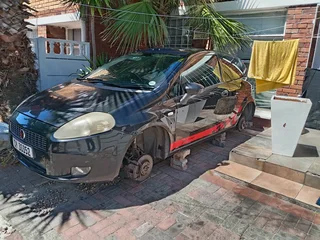 Fiat Punto Evo 1.9 td breaking up for spares