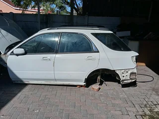 2002 Subaru Impreza wagon 2.5 breaking up for spares leftside doors 0829598214