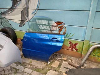 2002 Subaru Impreza wagon 2.5 breaking up for spares leftside doors 0829598214