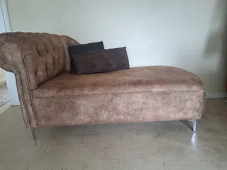 Chesterfield Love Couch