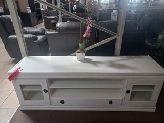 Mode Plasma 2 Glass Doors 1 Drawer 1800 Painted French White