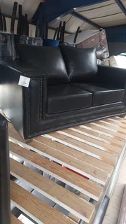 Townhouse 2 Seater Pu Black