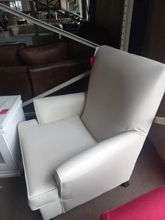 MODERNA OCCASIONAL CHAIR BONDED PU IVORY