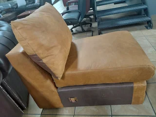 Regal   Centre Piece Exotic W/tan