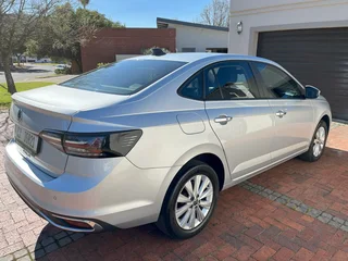 2022 Volkswagen Polo Sedan 1.6 Life Auto