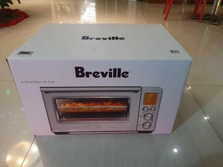 Breville Smart Oven Airfryer 22L Brand New Never Been Used With All Accessaries For  Give Away Price