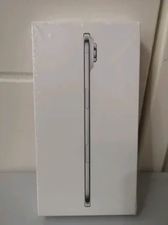 Apple iPhone Air 256GB Light Gold Ultra-Thin Brand New Factory Sealed In The Box Never Been Used.