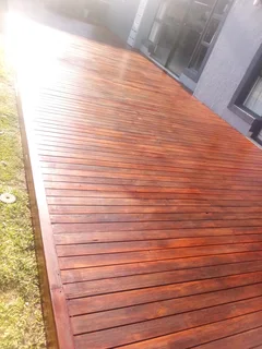 Wooden and composite deck floors