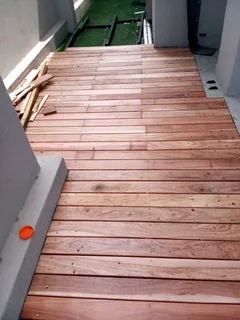 Wooden and composite deck floors installations