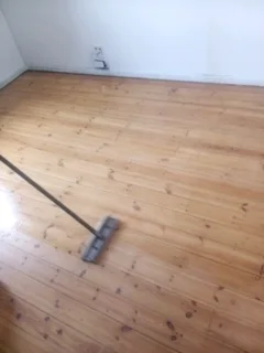 Wooden floor installation, repairing, sanding and sealing