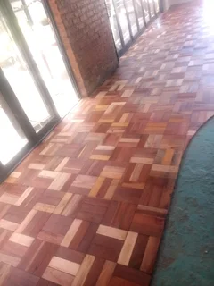 Wooden floor installation, repairing, sanding and sealing