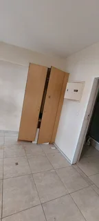 Bachelor Flat to Rent In Milpark Mews