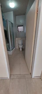 Bachelor Flat to Rent In Milpark Mews