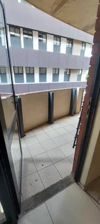 Bachelor Flat to Rent In Milpark Mews