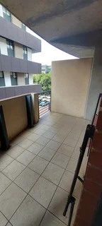 Bachelor Flat to Rent In Milpark Mews