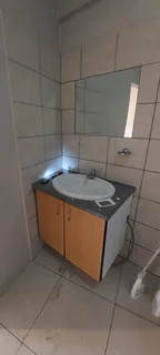 Bachelor Flat to Rent In Milpark Mews