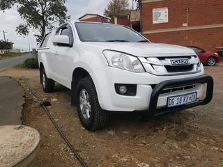 2015 isuzu 250Dteq.....R185.000
