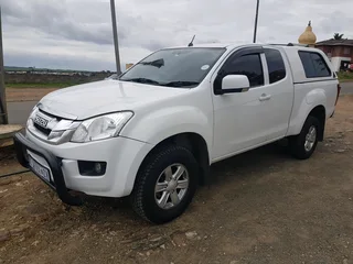 2015 isuzu 250Dteq.....R185.000