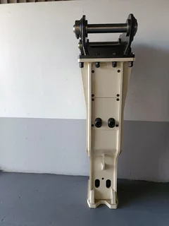 Hydraulic Hammer / Rock Breaker - 30 ton carrier