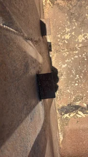 2006 Top trailer tridem dual bin side tipper.