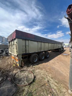 2008 Zelna Walkingfloor semi trailer Hyva floor