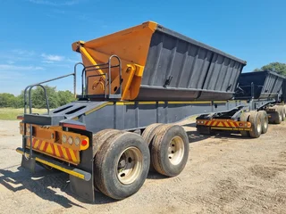 2013 Top Trailer 30m³ Side tipper