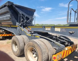 2013 Top Trailer 30m³ Side tipper